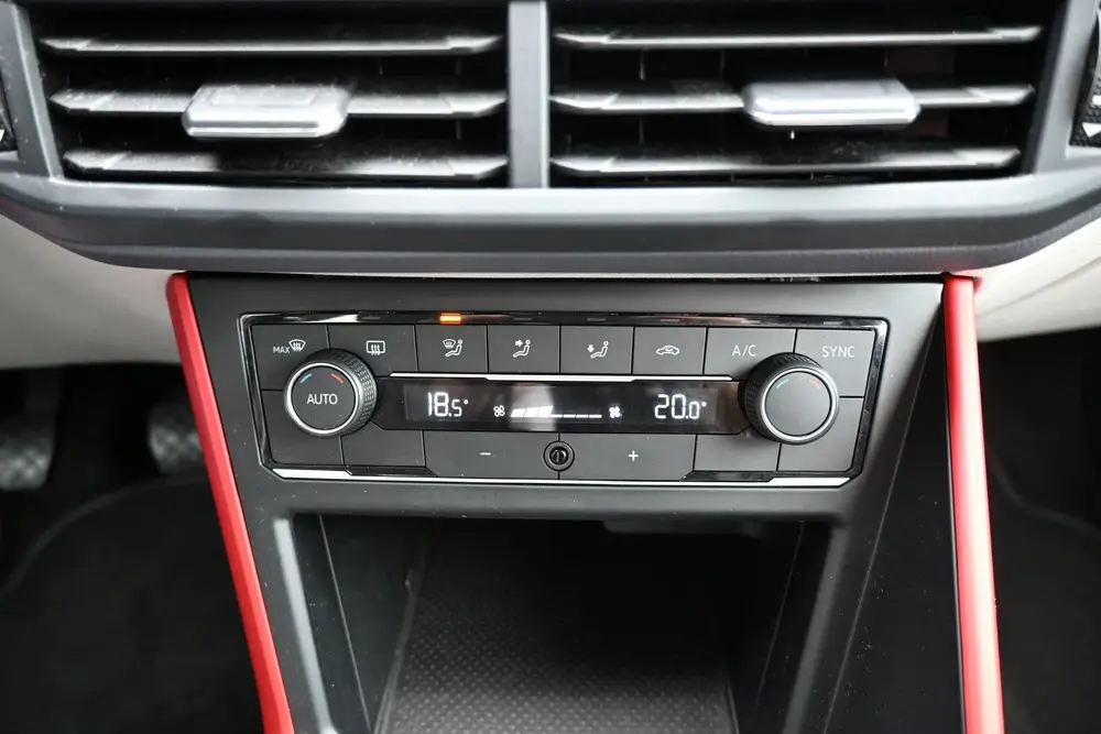 Volkswagen Polo 1.0 TSI Beats camera climate led carplay uit 2020, foto 12