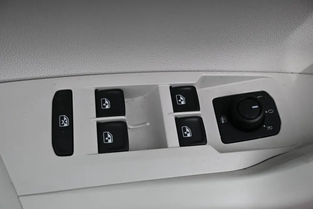 Volkswagen Polo 1.0 TSI Beats camera climate led carplay uit 2020, foto 15
