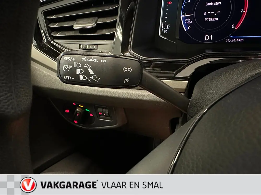 Volkswagen Polo 1.0 TSI Highline Business R 5 deurs-Automaat uit 2020, foto 11