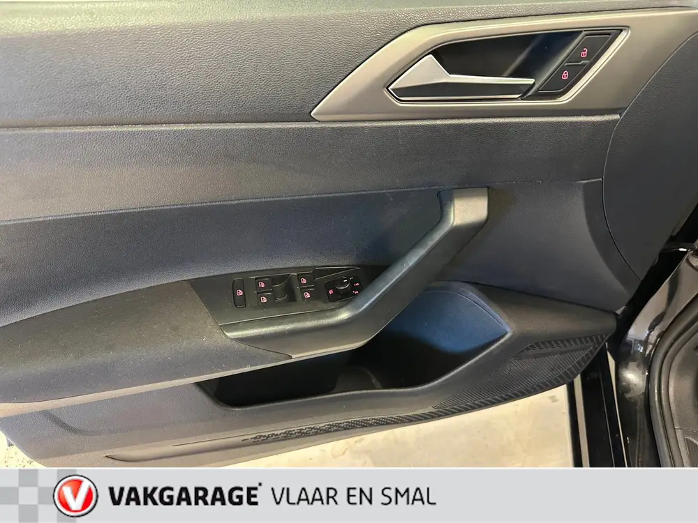 Volkswagen Polo 1.0 TSI Highline Business R 5 deurs-Automaat uit 2020, foto 4