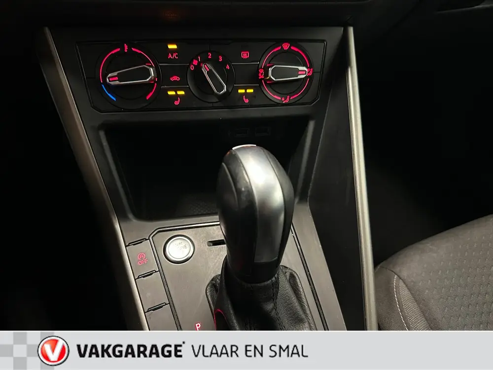 Volkswagen Polo 1.0 TSI Highline Business R 5 deurs-Automaat uit 2020, foto 9