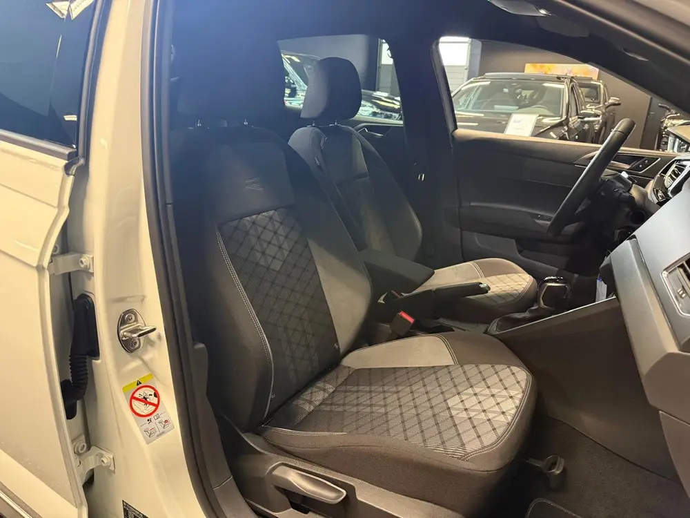 Volkswagen Polo 1.0 TSI R-Line FRONTASSIST|LANEASSIST|IQ.LIG uit 2022, foto 2
