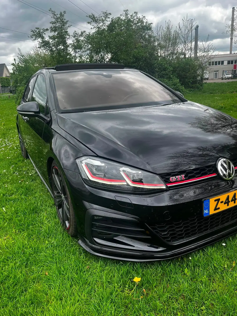 Volkswagen Golf VII Golf 7.5 GTI 2.0 Performance 245pk DSG 2019 Zwart uit 2019, foto 2