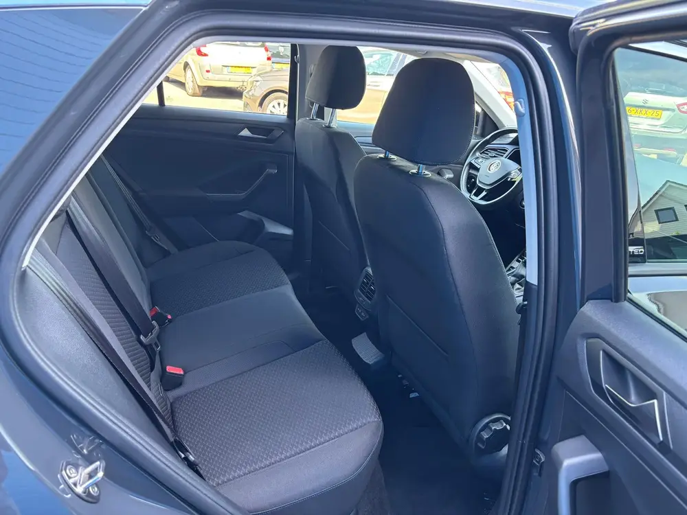 Volkswagen T-Roc 1.0 TSI Style Business uit 2021, foto 15
