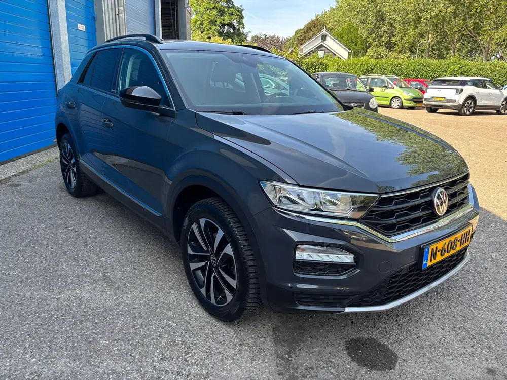 Volkswagen T-Roc 1.0 TSI Style Business uit 2021, foto 4