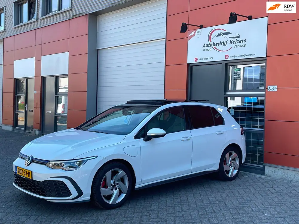 Volkswagen Golf 1.4 eHybrid GTE PANO|SFEER|ACC|CARPLAY| uit 2021
