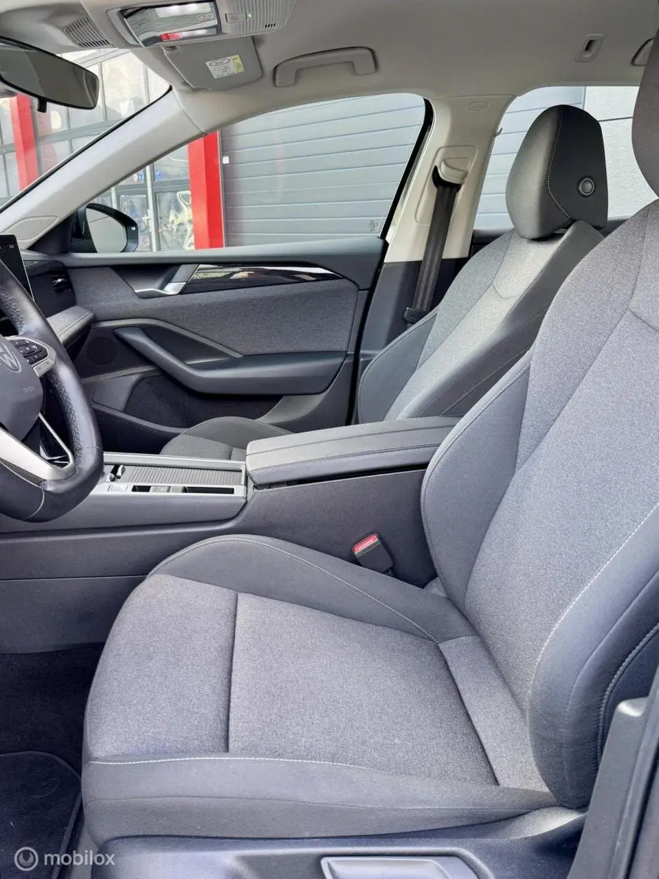 Volkswagen Passat Variant 1.5 eTSI uit 2024, foto 14