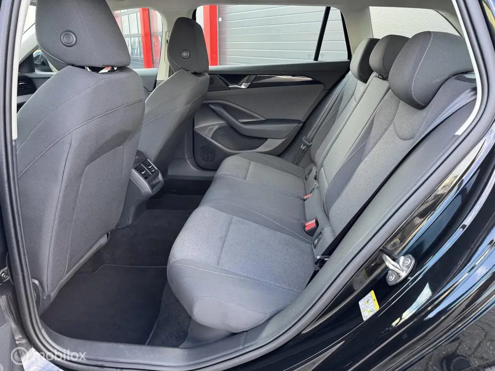 Volkswagen Passat Variant 1.5 eTSI uit 2024, foto 16