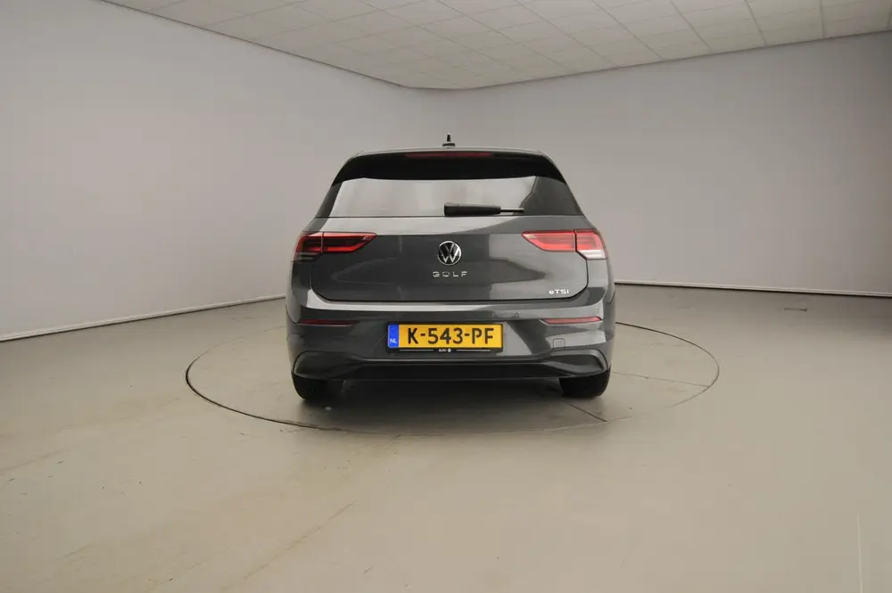 Volkswagen Golf 1.0 eTSI Life Business dealer onderhouden | uit 2021, foto 3