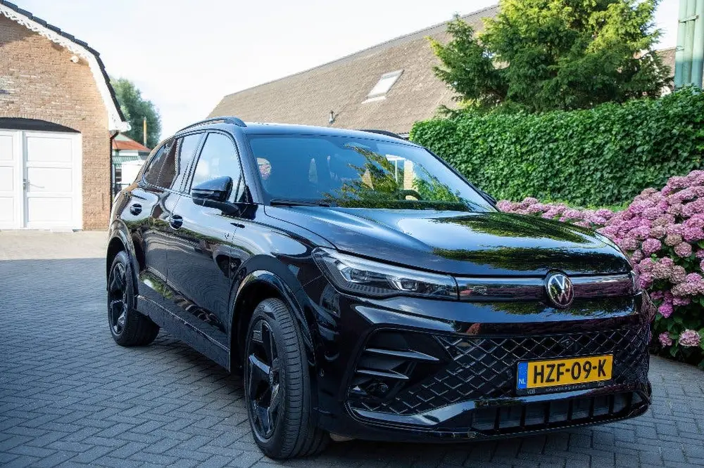 Volkswagen Tiguan 1.5 Etsi 150pk Dsg-7 2024 Zwart uit 2024, foto 2