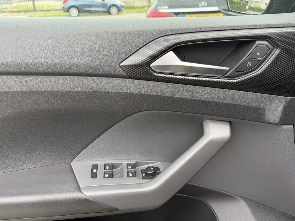 Volkswagen T-Cross 1.0 TSI Life Business Navigatie P uit 2021, foto 11