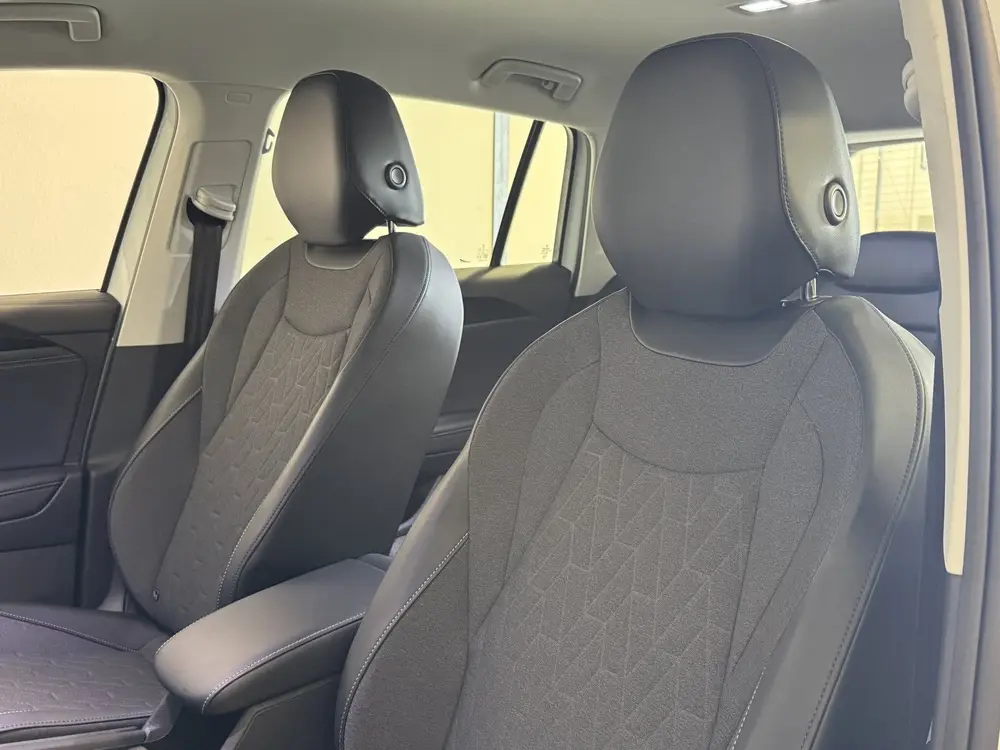 Volkswagen Tiguan 1.5 TSI 204PK eHybrid DSG LIFE 360°CAMERA uit 2025, foto 19