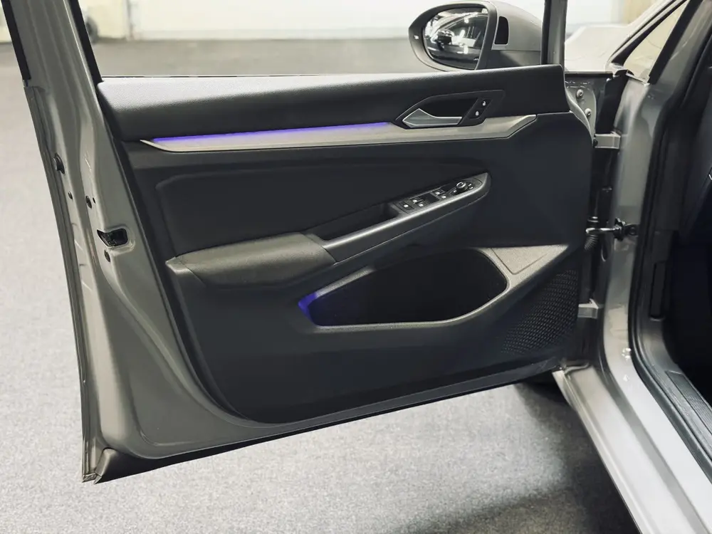 Volkswagen Golf 1.5 eTSI | Panorama | Memory | IQ | HK Audio uit 2020, foto 10