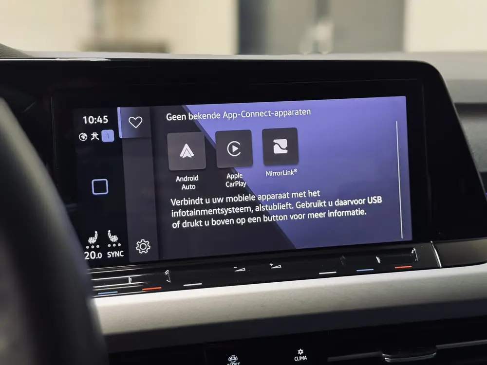Volkswagen Golf 1.5 eTSI | Panorama | Memory | IQ | HK Audio uit 2020, foto 19