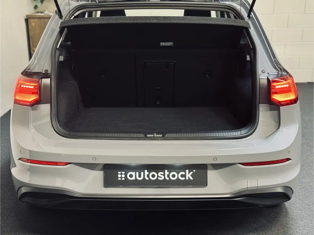 Volkswagen Golf 1.5 eTSI | Panorama | Memory | IQ | HK Audio uit 2020, foto 6