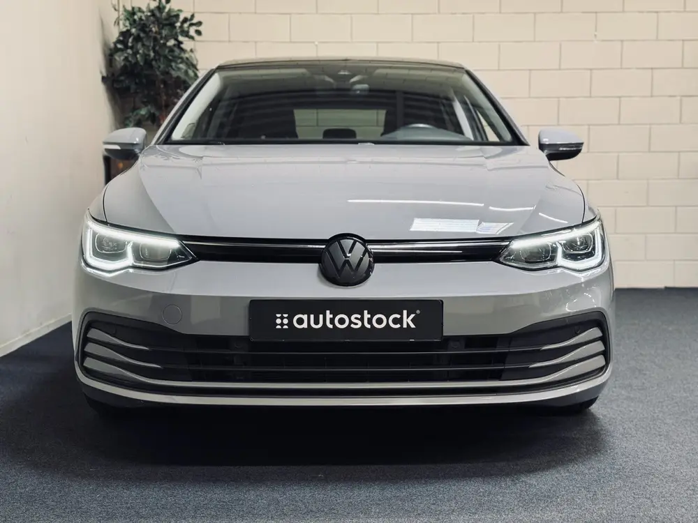 Volkswagen Golf 1.5 eTSI | Panorama | Memory | IQ | HK Audio uit 2020, foto 7