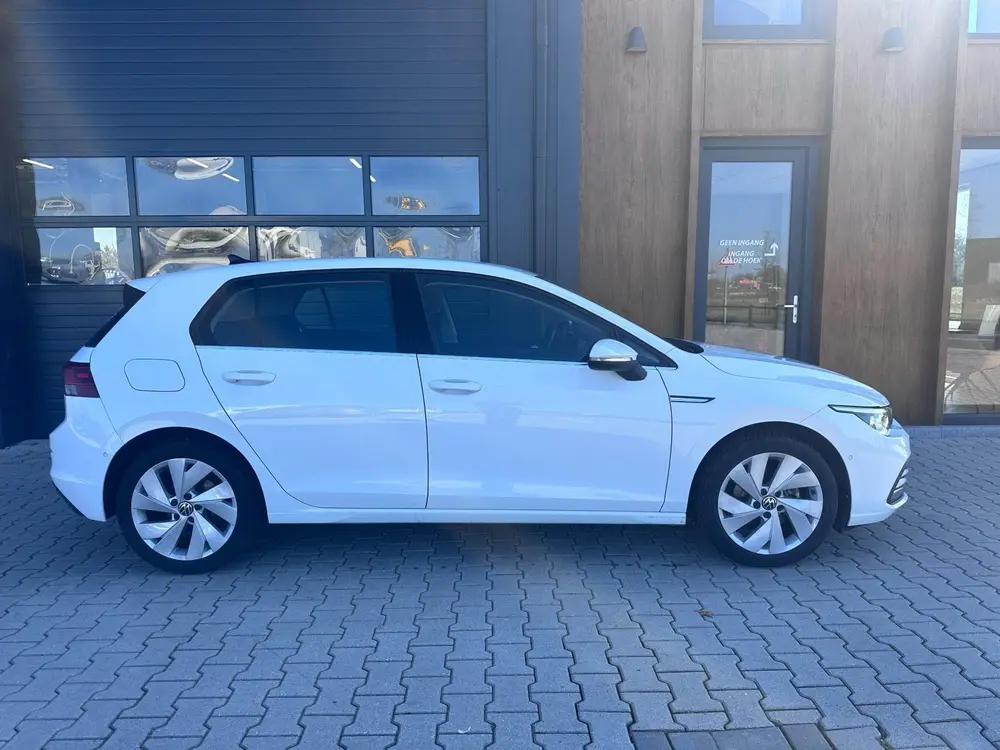 Volkswagen Golf 1.5 eTSI Style automaat l head up l camera uit 2021, foto 3