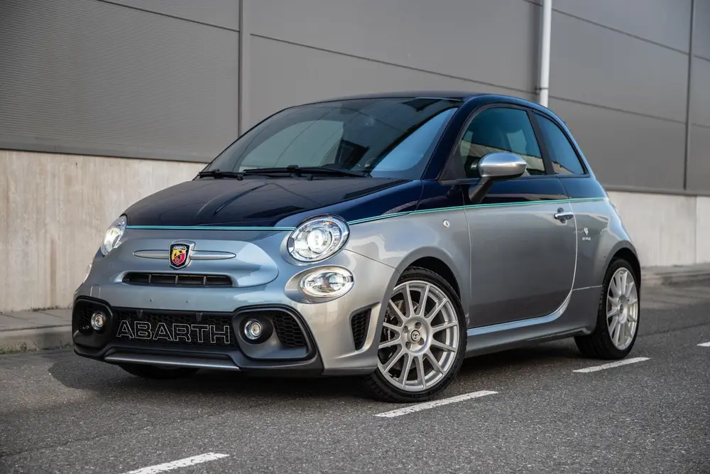 Abarth 695 1.4 T-Jet Rivale | Akrapovic | Beats | Nieuwe Dis uit 2019