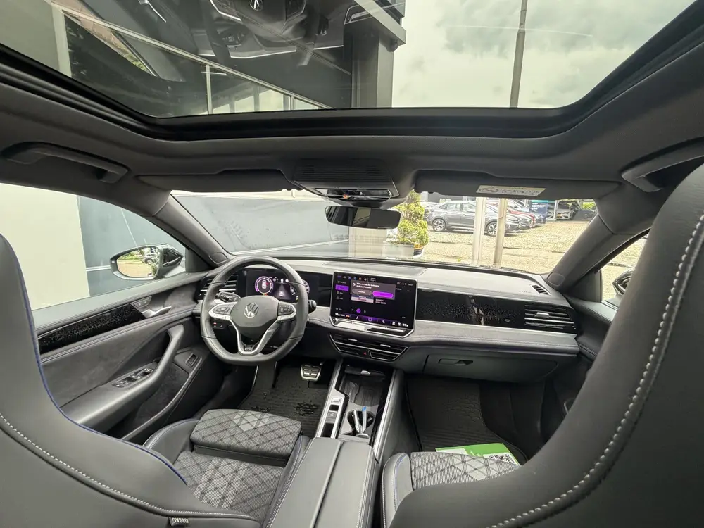 Volkswagen Passat Variant 1.5 eHybrid R-Line Edition | SoH 1 uit 2025, foto 15