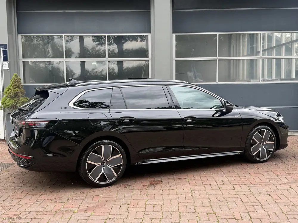 Volkswagen Passat Variant 1.5 eHybrid R-Line Edition | SoH 1 uit 2025, foto 3