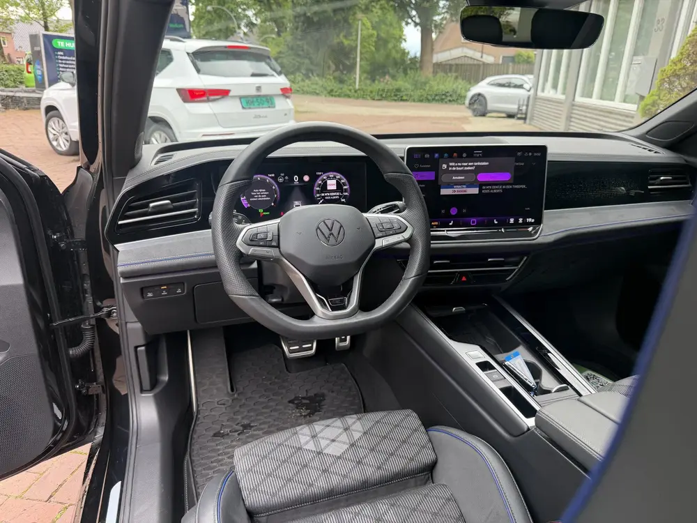 Volkswagen Passat Variant 1.5 eHybrid R-Line Edition | SoH 1 uit 2025, foto 9