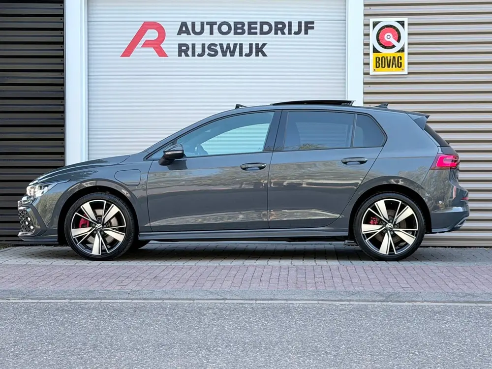 Volkswagen Golf 1.4 eHybrid GTE Pano/Matrix/HuD uit 2021, foto 2