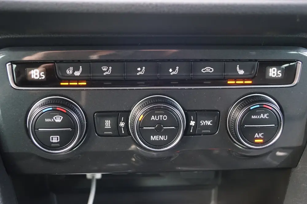 Volkswagen Tiguan 2.0 TSI 4Motion Comfort Line Business Auto uit 2019, foto 17