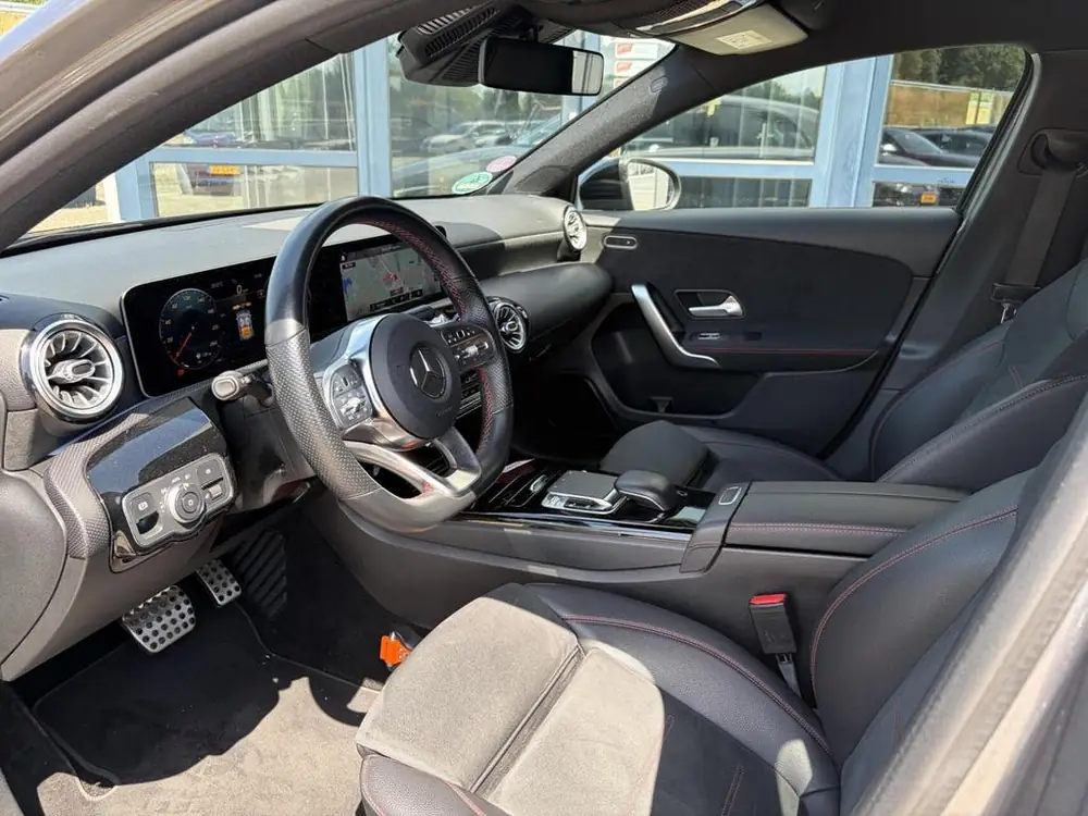 Mercedes-Benz A-Klasse Mercedes A-klasse 220 Launch Edit. Prem. AMG Sfeerverlicht. uit 2019, foto 2