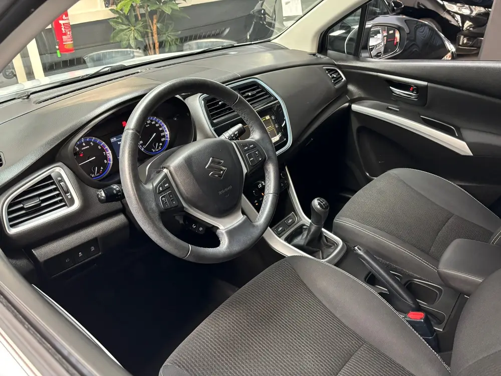 Suzuki S-Cross 1.0 Boosterjet Select / Carplay / Stoelverwar uit 2019, foto 18