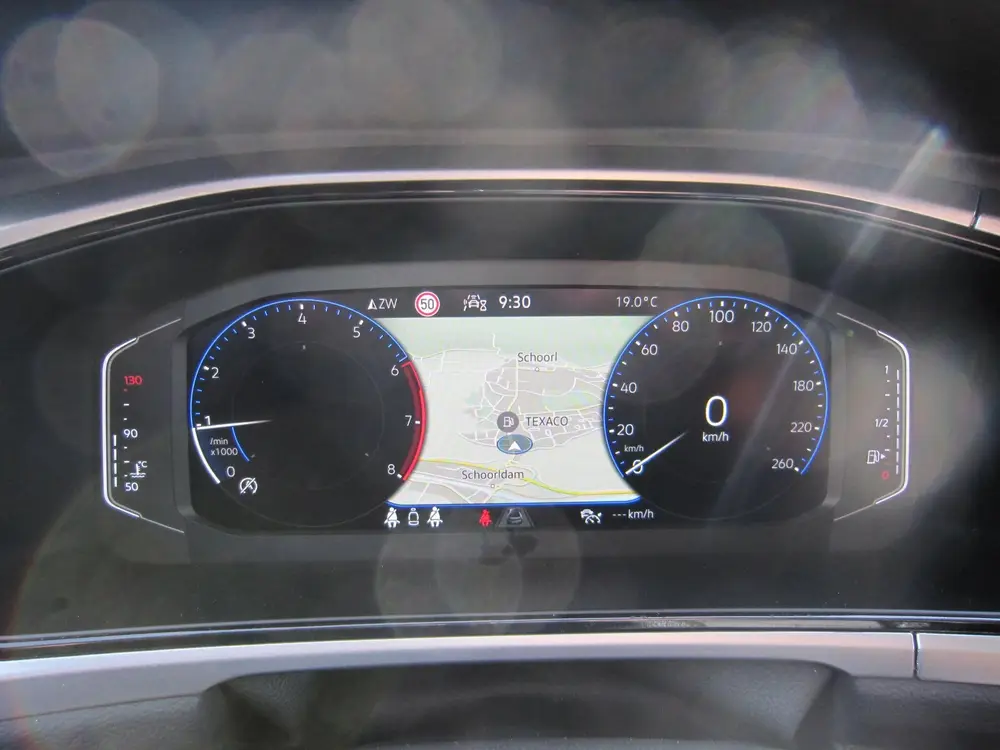 Volkswagen T-Roc 1.0 TSI Life Navi cam uit 2022, foto 11