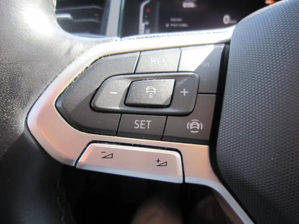 Volkswagen T-Roc 1.0 TSI Life Navi cam uit 2022, foto 15