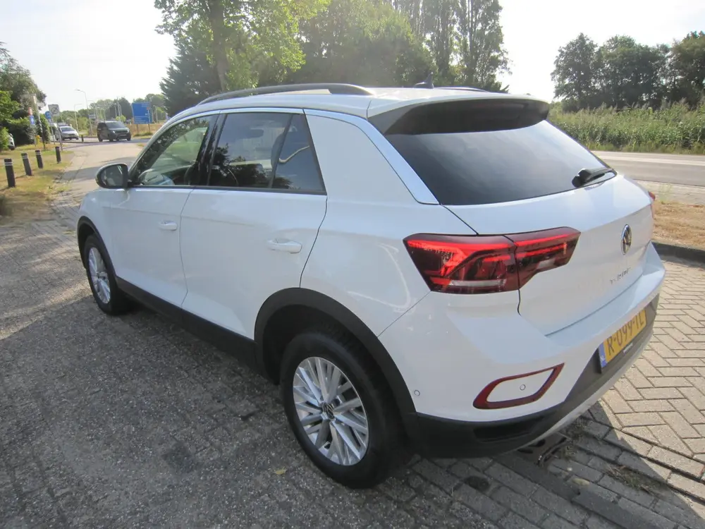 Volkswagen T-Roc 1.0 TSI Life Navi cam uit 2022, foto 5