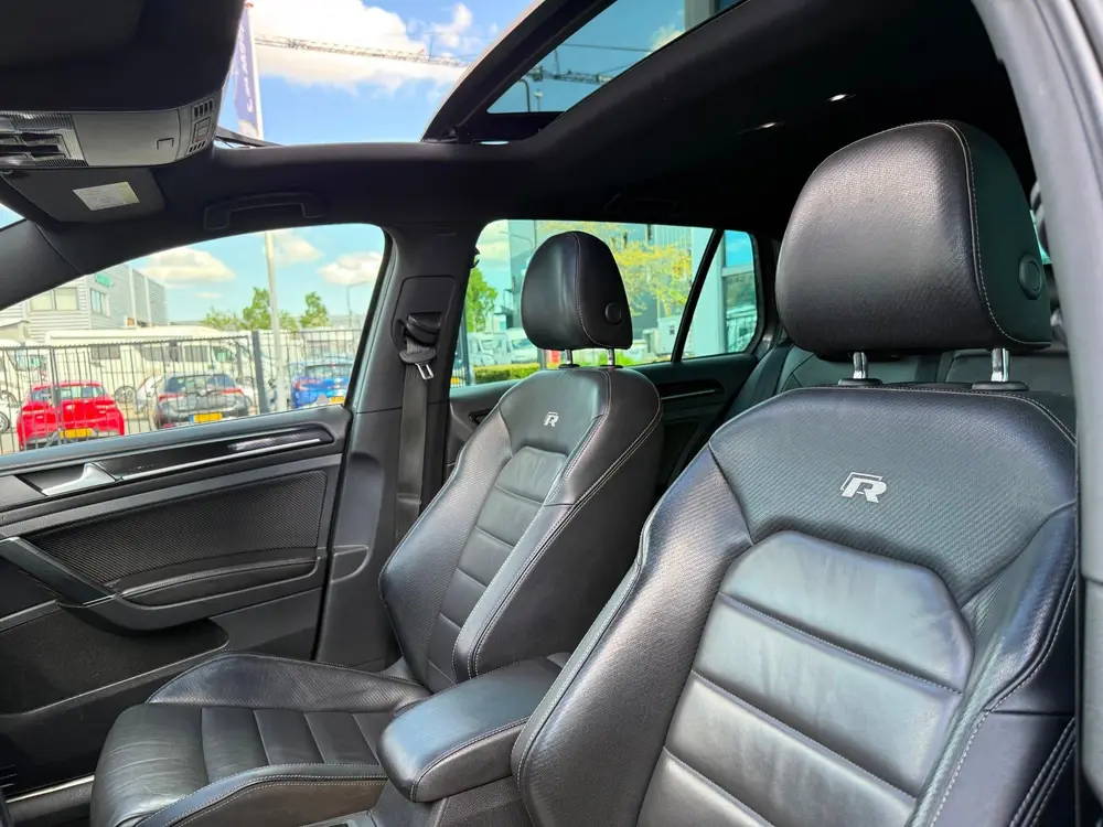 Volkswagen Golf 2.0 TSI 4Motion R / Pano / Maxton / Virtual! uit 2019, foto 9