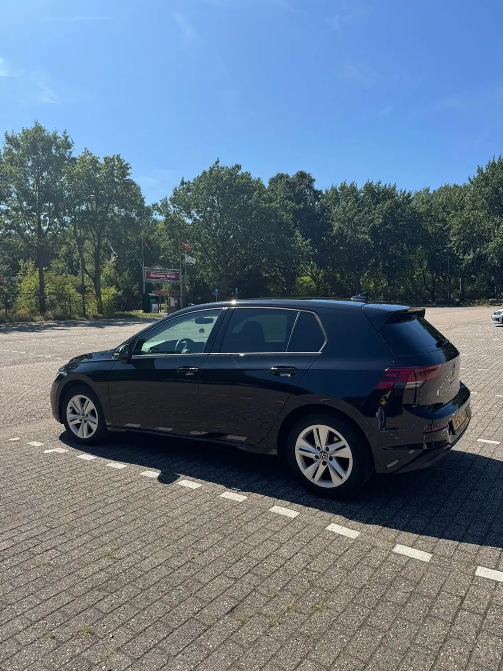Volkswagen Golf 1.0 Etsi 110pk 7-DSG 2021 Zwart uit 2021, foto 5