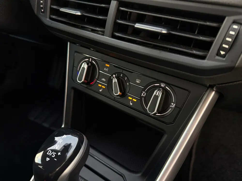 Volkswagen Taigo 1.0 TSI 2024 DSG AUT LED CARPLAY KEYLESS 1 uit 2024, foto 19