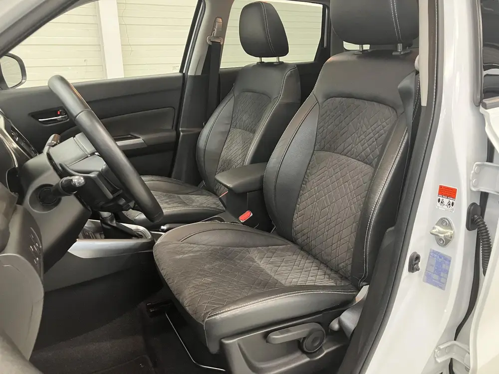 Suzuki Vitara 1.4 Boosterjet Stijl / Dealer Onderhouden / El uit 2019, foto 8