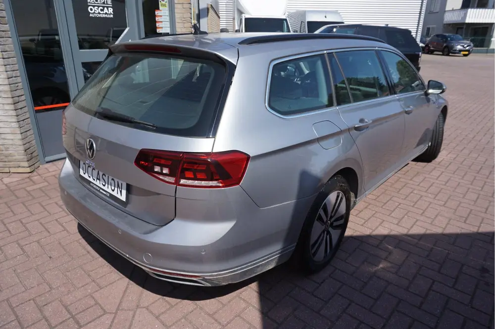 Volkswagen Passat Variant 1.4 TSI PHEV GTE Automaat uit 2022, foto 2