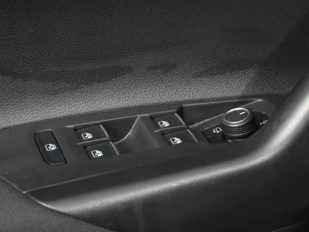 Volkswagen Polo 1.0 TSI Move DSG Navigatie Apple Carplay/And uit 2025, foto 11