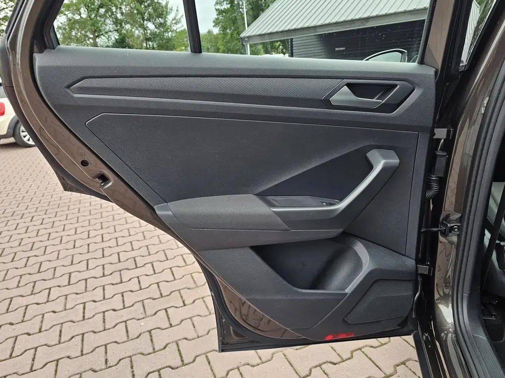 Volkswagen T-Roc 1.5 TSI DSG Style | LED | Stoel & stuurverw uit 2019, foto 17