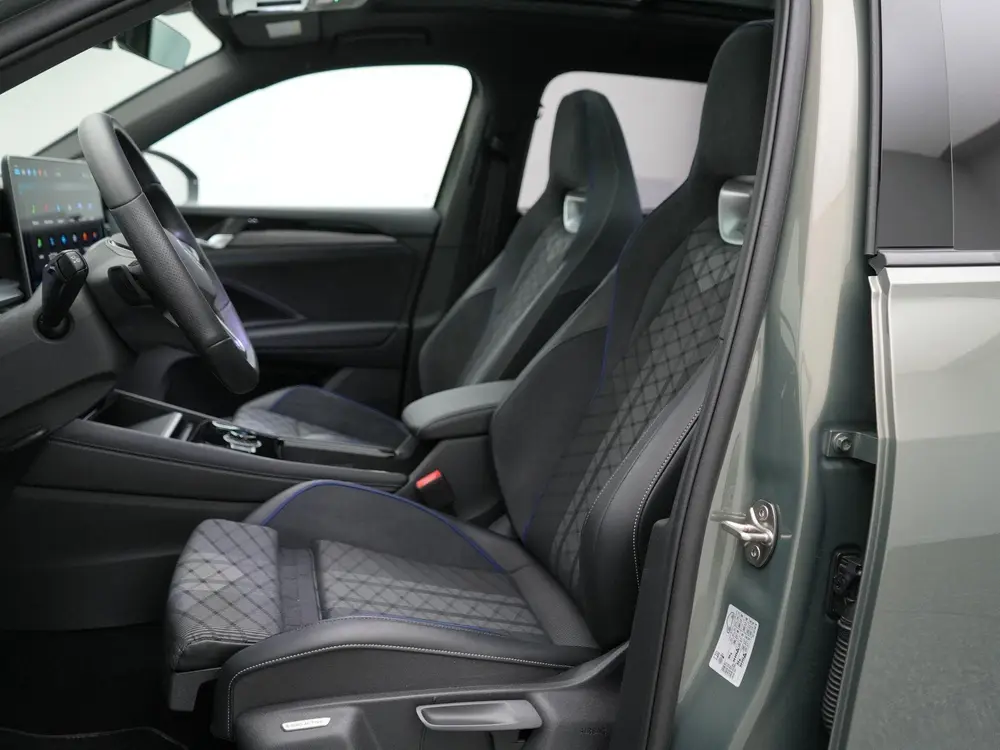 Volkswagen Tayron R-Line 1.5 eHybrid 204 PK | LED Matrix IQ uit 2025, foto 6