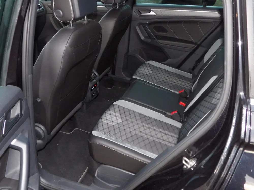 Volkswagen Tiguan 1.5 TSI R-Line Business+ (bj 2022) uit 2022, foto 15