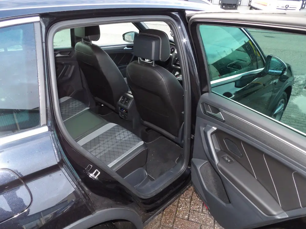Volkswagen Tiguan 1.5 TSI R-Line Business+ (bj 2022) uit 2022, foto 17