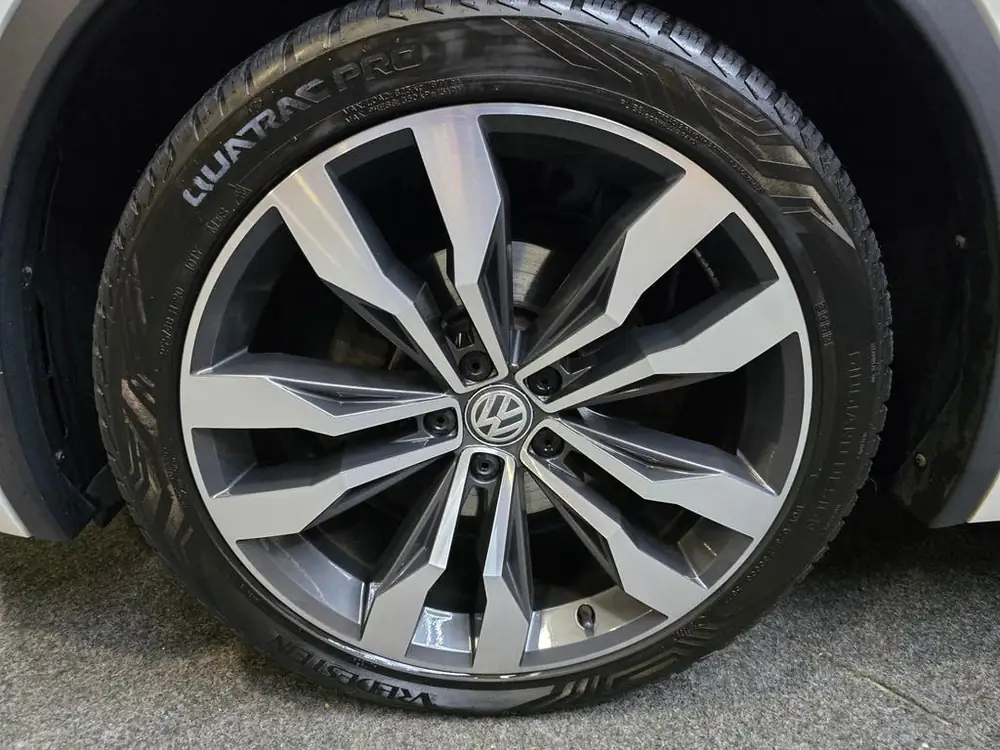 Volkswagen Tiguan 1.5 TSI ACT Highline Business R Pano VCP L uit 2019, foto 2