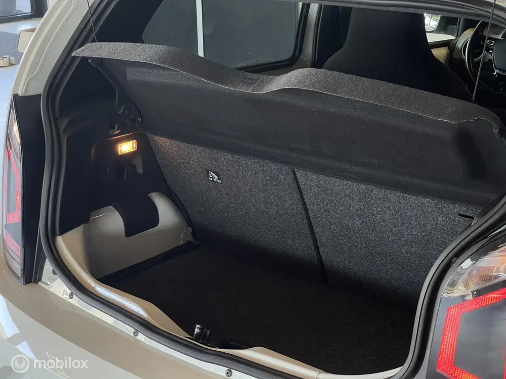 Volkswagen Up! Active | Stoelverwarming | Camera | Cruise | uit 2022, foto 10