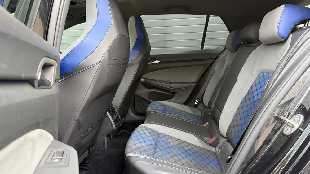 Volkswagen Golf 2.0 TSI R 4Motion | Pano | IQ Light | Camera uit 2021, foto 6