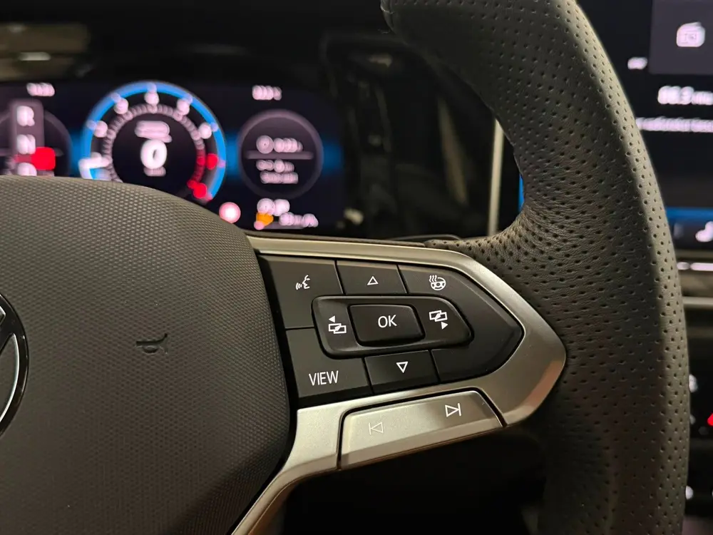 Volkswagen Golf 1.5 eTSI R-Line Edition - Stoel/Stuur verwar uit 2025, foto 18