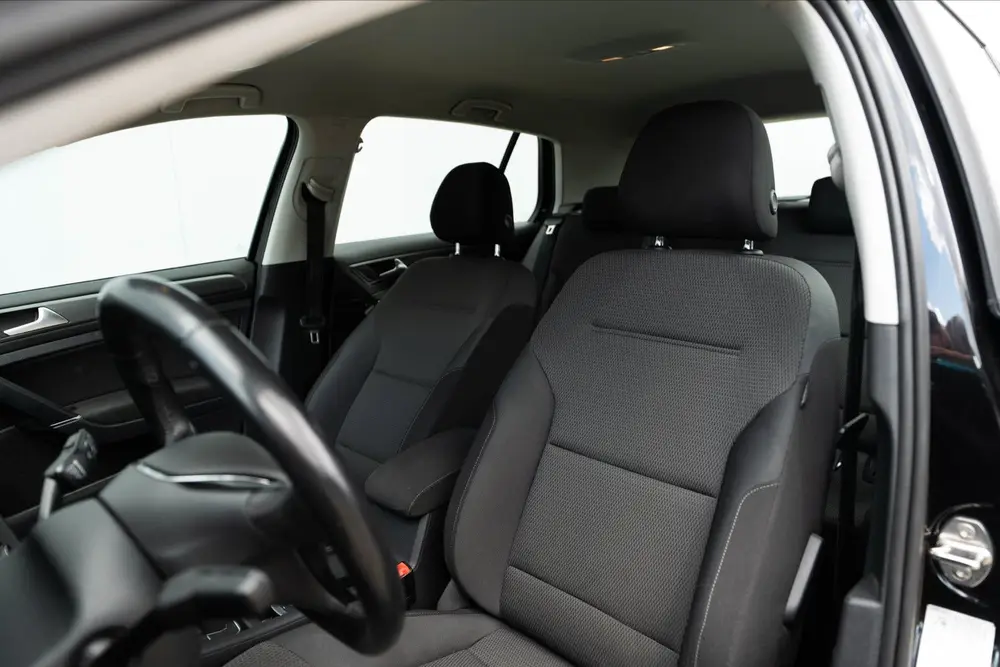 Volkswagen Golf VII Golf 1.0 TSI Comfortline Business 2019 Zwart uit 2019, foto 11