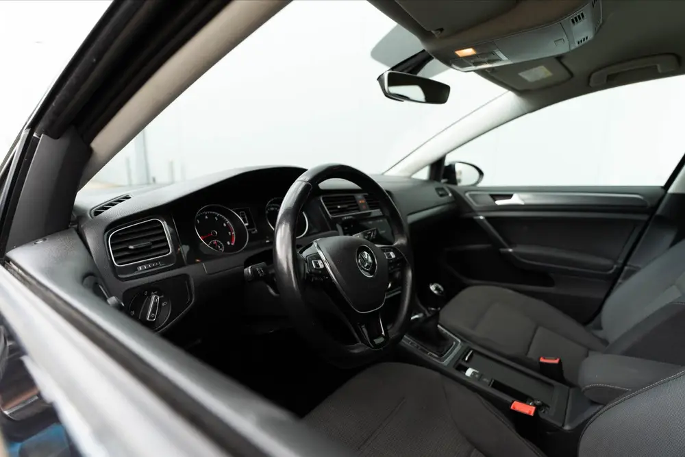 Volkswagen Golf VII Golf 1.0 TSI Comfortline Business 2019 Zwart uit 2019, foto 16