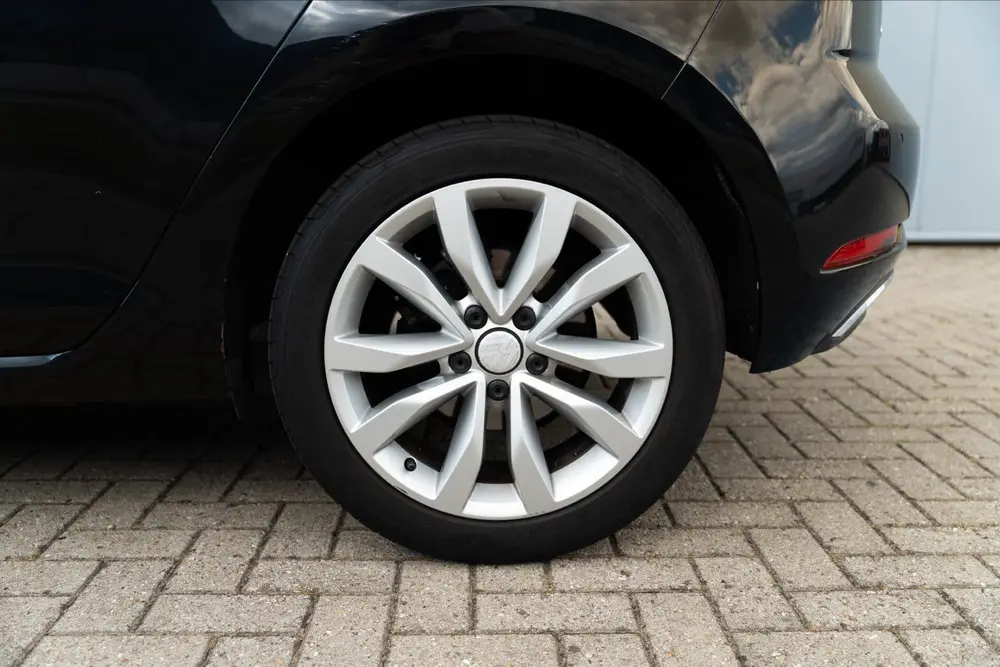 Volkswagen Golf VII Golf 1.0 TSI Comfortline Business 2019 Zwart uit 2019, foto 6