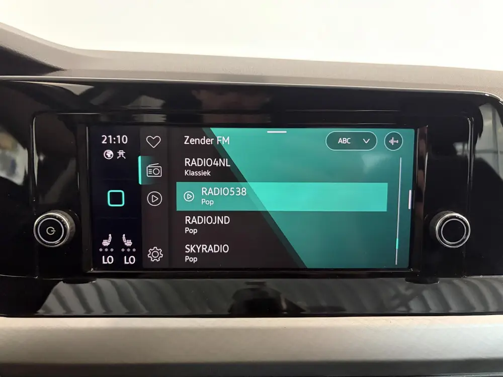 Volkswagen Golf 1.0 eTSI 110pk Automaat Life Climate control uit 2021, foto 19